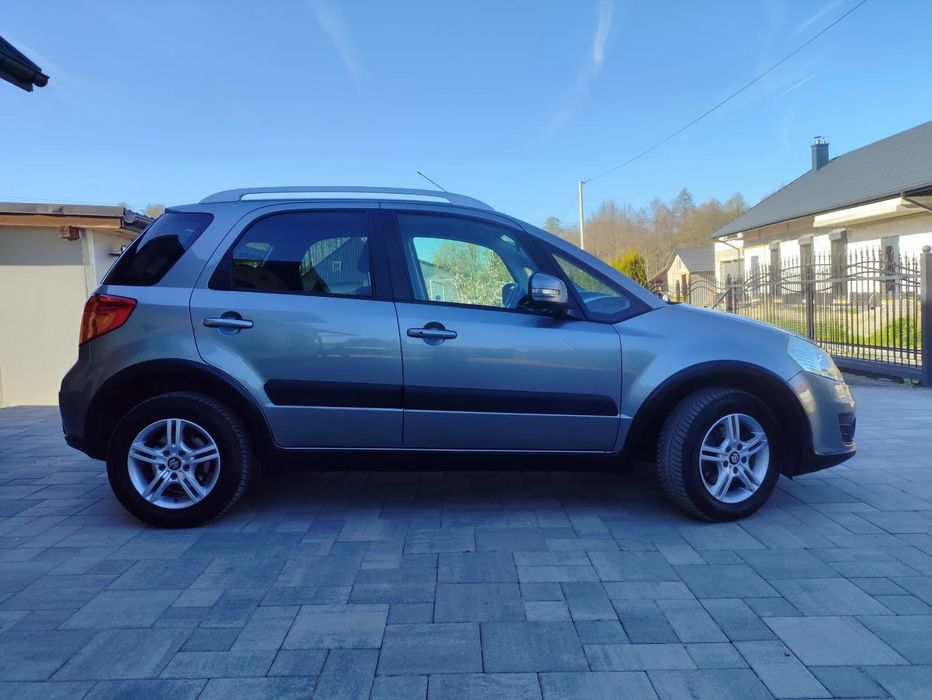 Suzuki SX4 4x4 Szwajcaria podgrzewane fotele Navi klimatronic