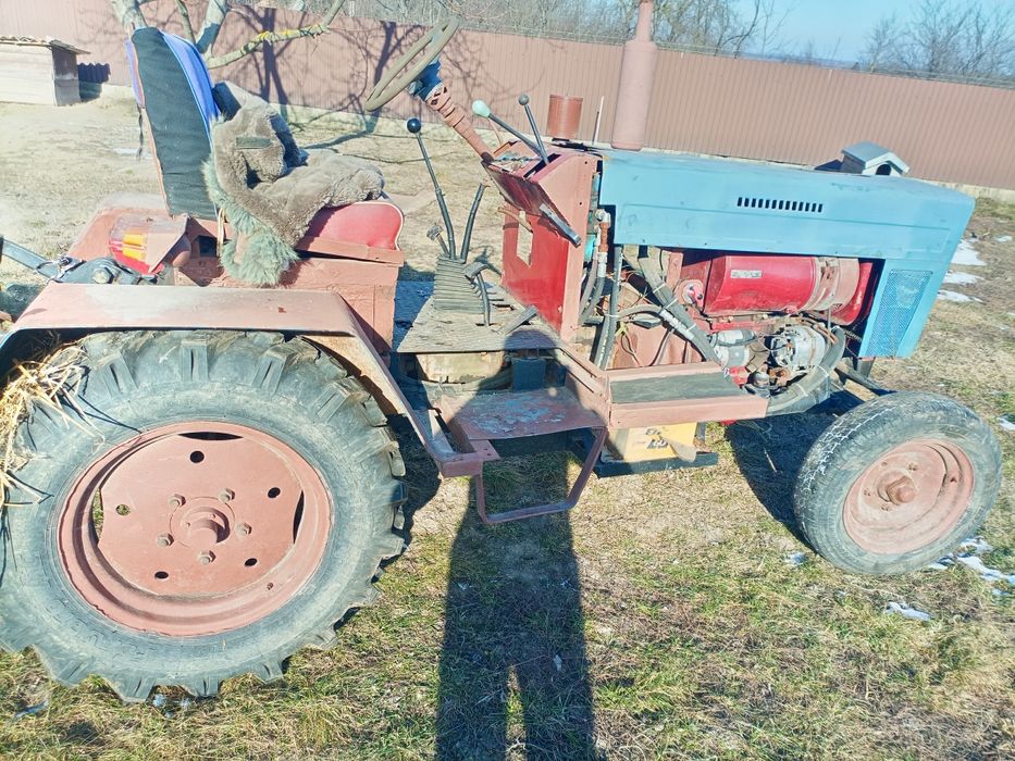 Продам гарний трактор