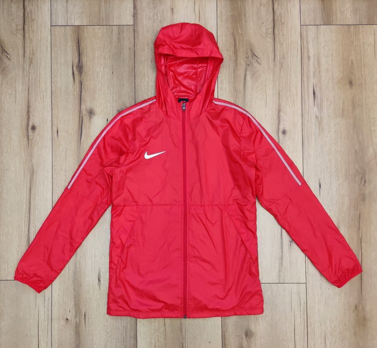 Nike męska czerwona kurtka z kapturem w rozmiarze M
