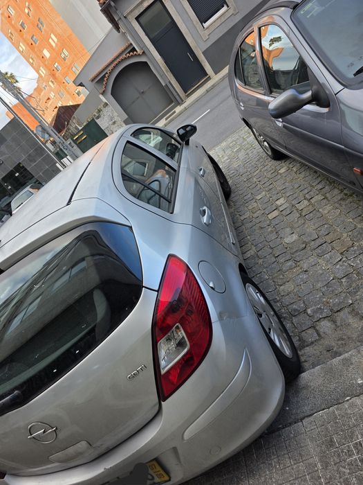 Corsa d 1 3 cdti avariado