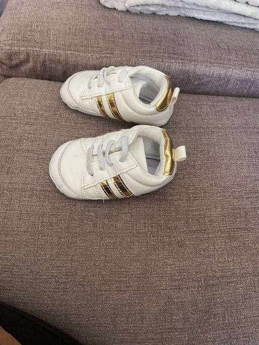 Tenis de bebe brancos