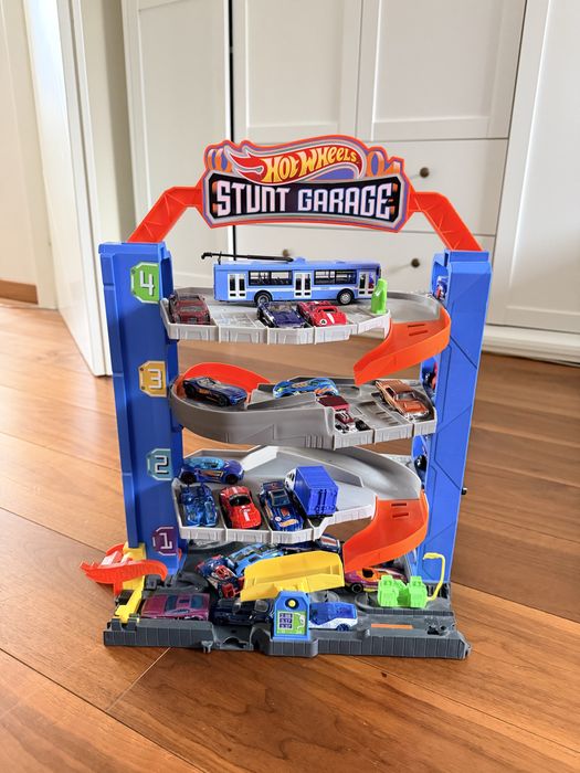 Ігровий набір Hot Wheels Гараж