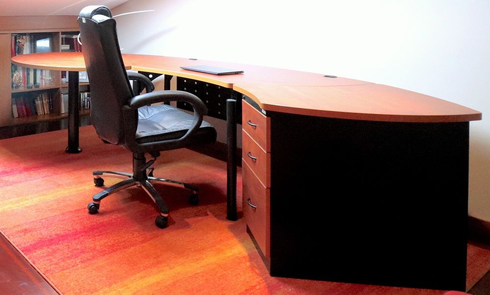 Secretária de Escritório com módulo de gavetas