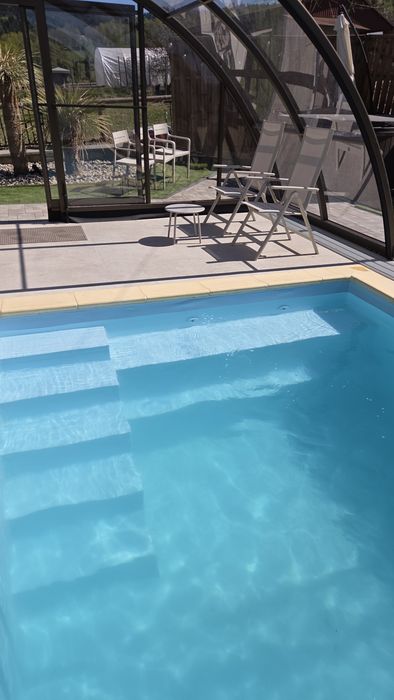 Jacuzzi, sauna, balia – luksusowy domek/apartament w górach, basennoclegi