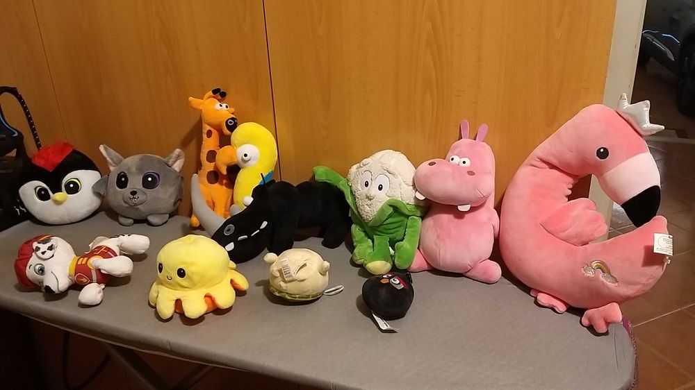 Vendo doze peluches