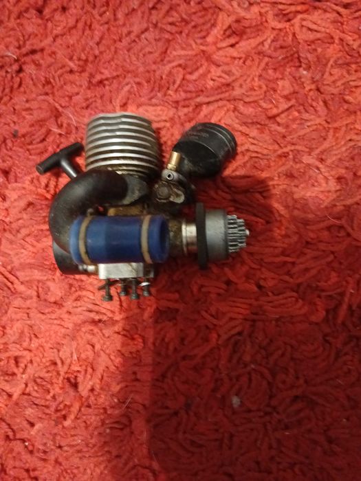 Vendo motor thungder tiger a gasolina para cr 1/10