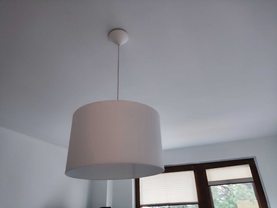 Abażur biały z kablem zasilającym