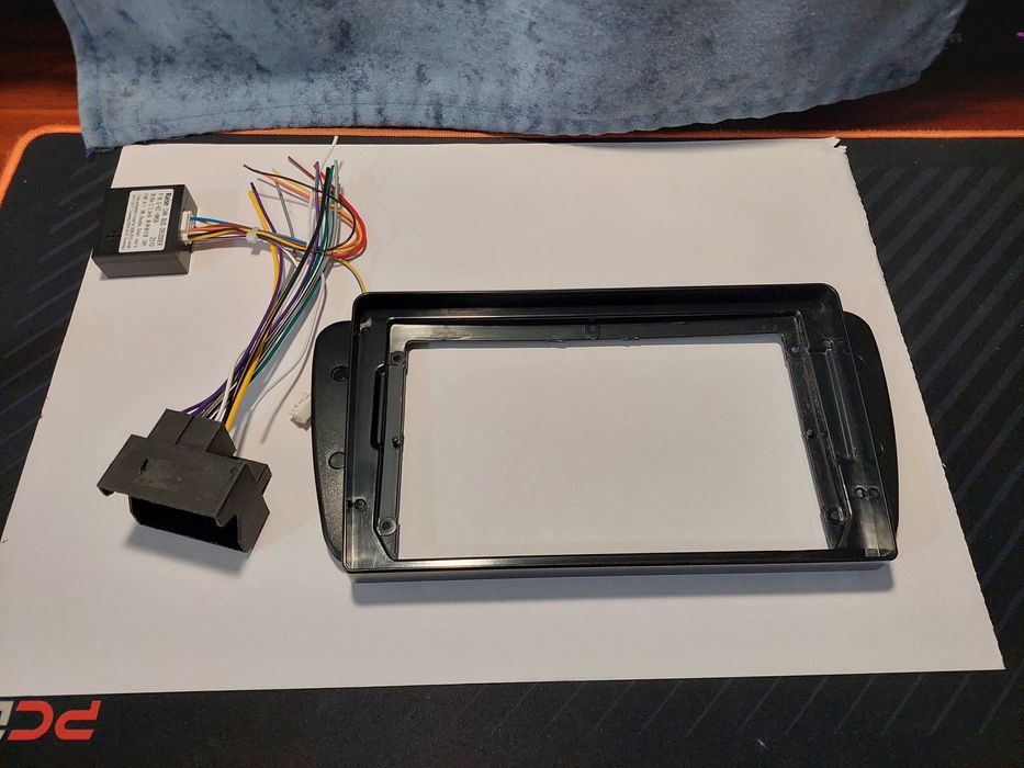 Moldura de 9' para VW, Seat e Skoda 2 Din Rádio