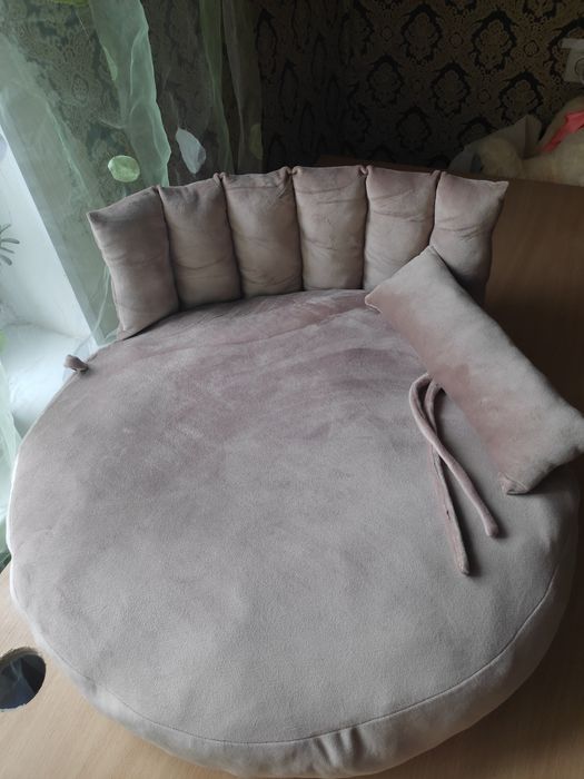 Лежанка  для котів та собак