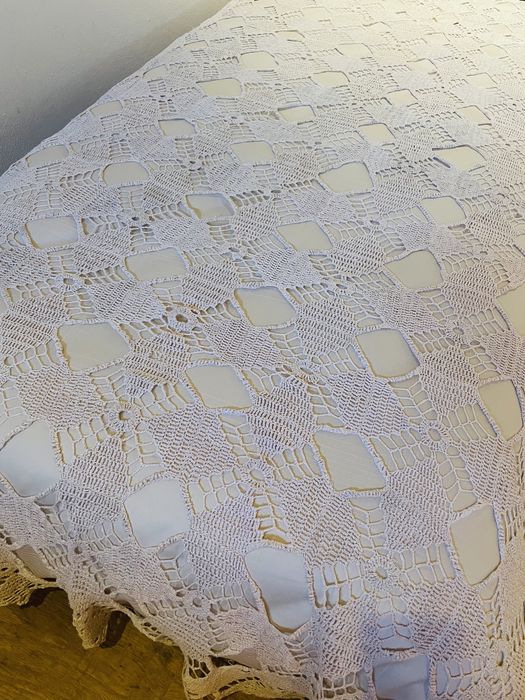 Colcha de renda 1,85*2,55 ANTIGUIDADE - Excelente estado!!
