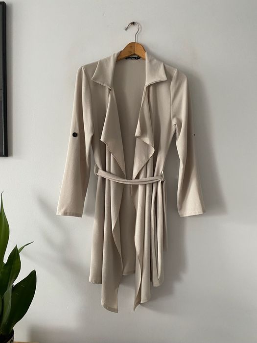 Narzutka jak trencz Boohoo rozm. 36/S-38/M oversize Parisian girl style Trench vibe