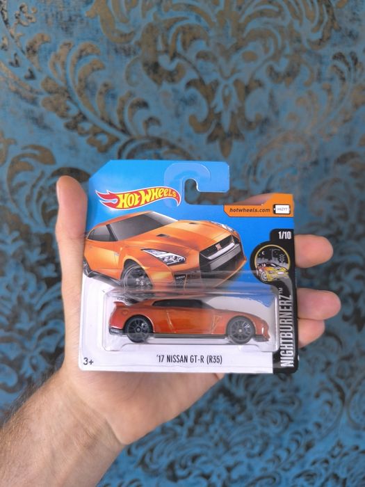 Hot wheels Nissan GT-R R35 pomarańczowy mainline 2017