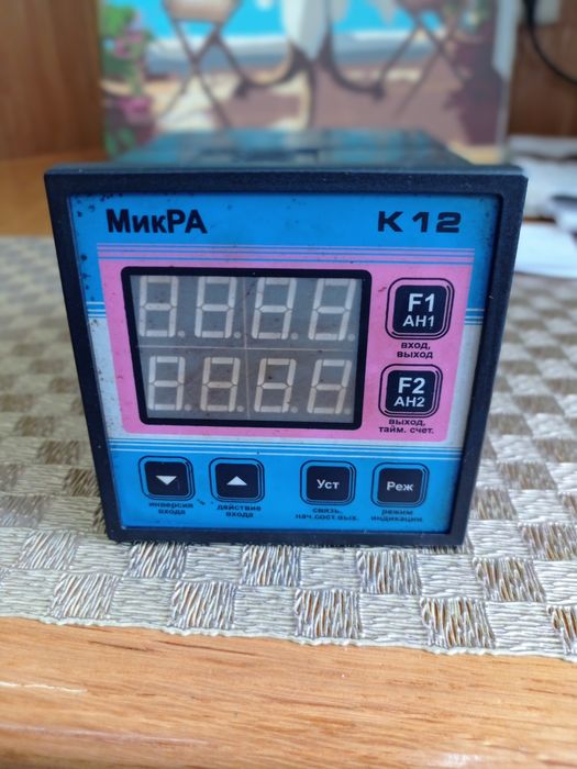 Продам программируемый контроллер .