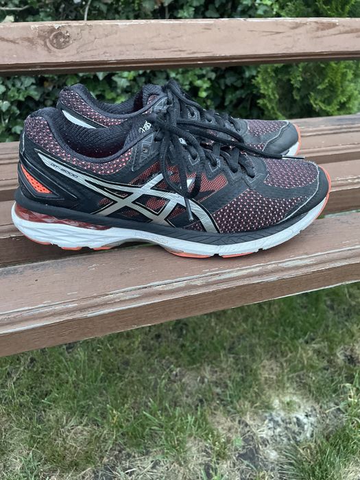 Asics Кросівки жіночі без пошкоджень. Водонепроникні кросівки.