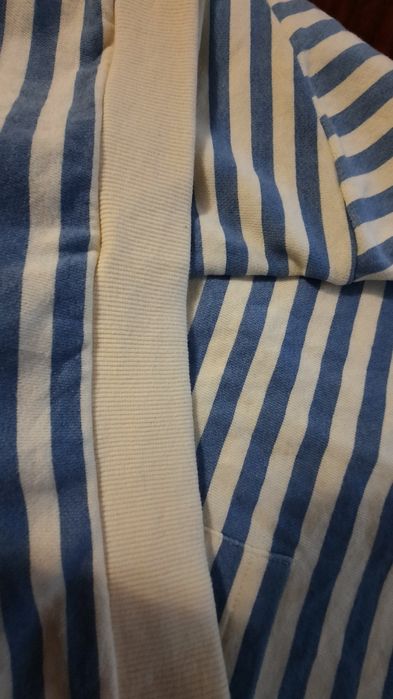 Гарний легенький світшот на дівчику/хлопчика