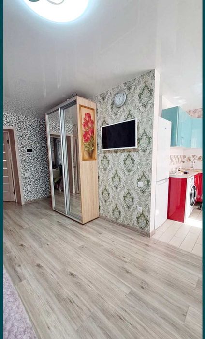 Продаю гарну 2к.квартиру-студію в Лісках, з меблями та технікою.ц6