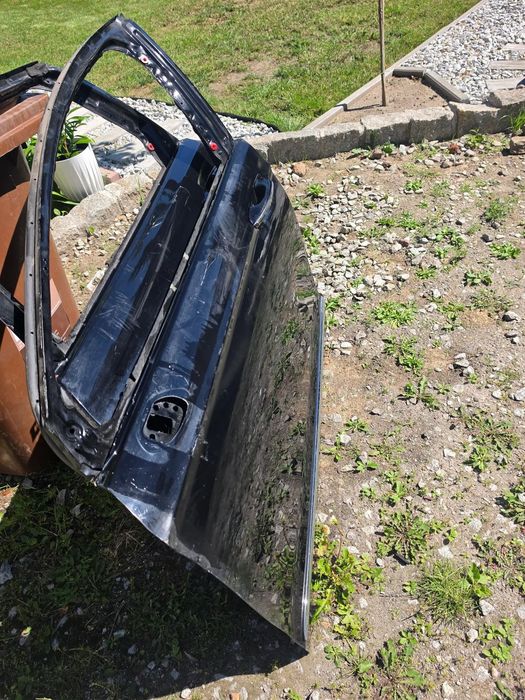 Uszkodzone Drzwi mondeo mk5 kombi