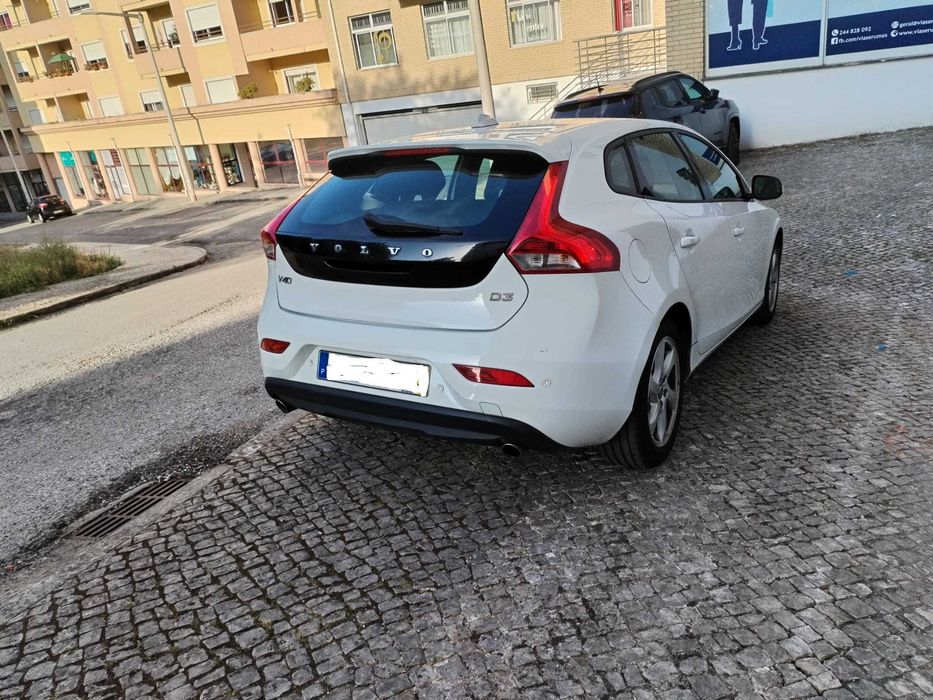VOLVO V40 D3 Impecável
