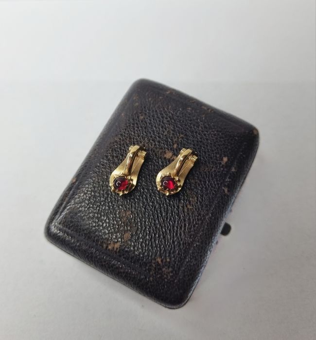 Złote kolczyki klipsy z czerwonymi kamieniami złoto 750