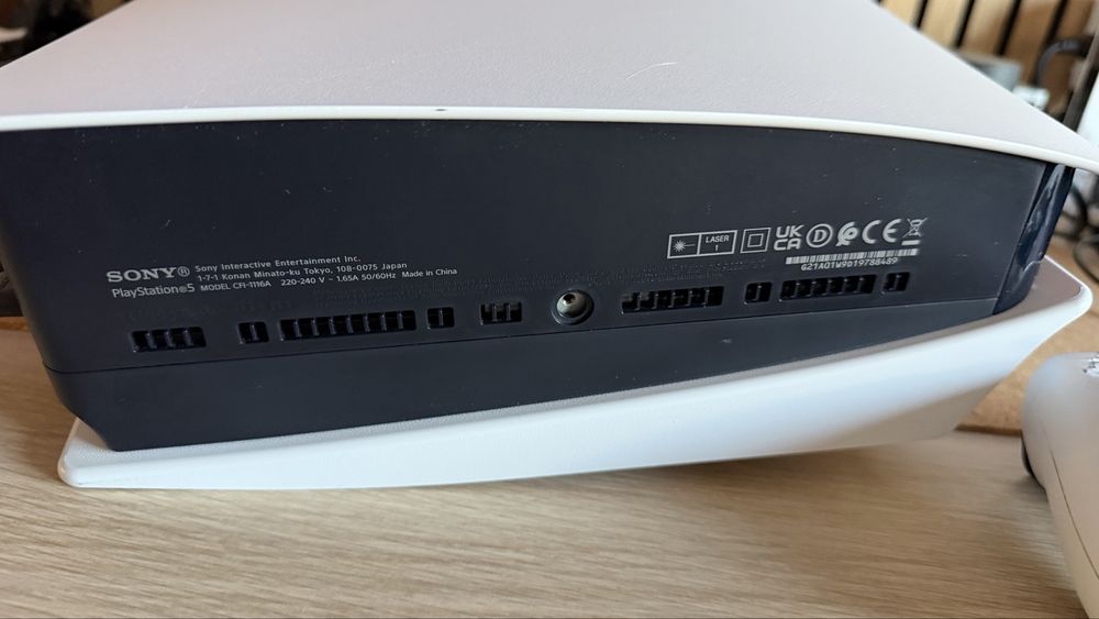 PS5 com leitor e 850gb ssd