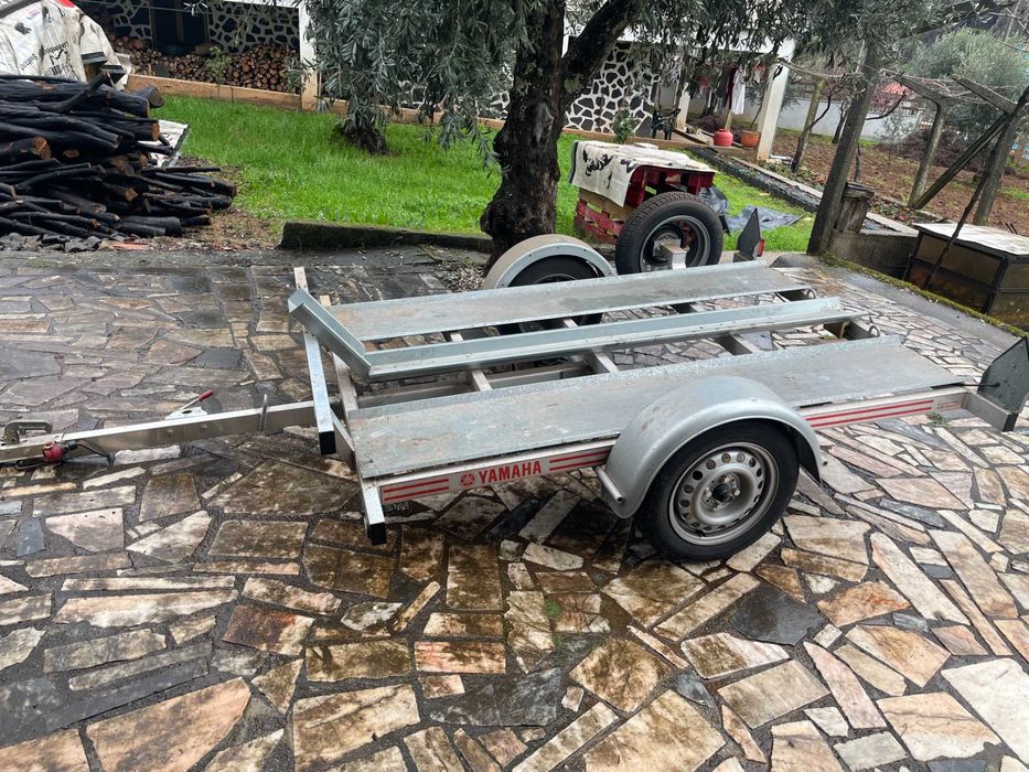 Reboque em alumínio para transportes de motos