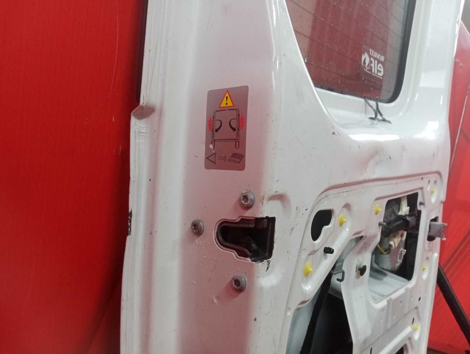 Двері задні ліві Renault Trafic 2 Двери задние левые Трафик Трафік