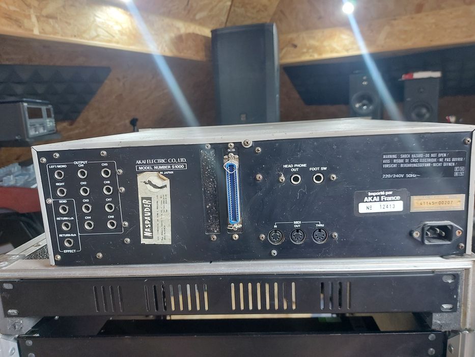 AKAI S1000 ( RARO )