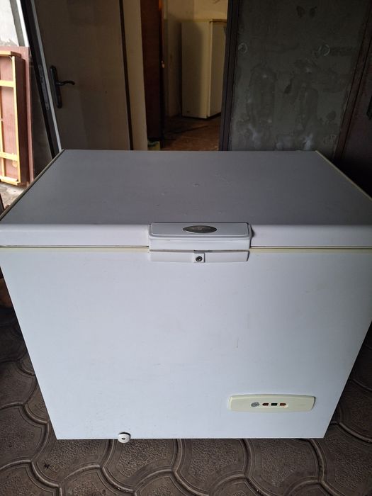 Морозильну камеру Whirlpool