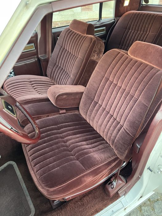 Cadillac Sedan DEVILLE 1982 V8 7.0