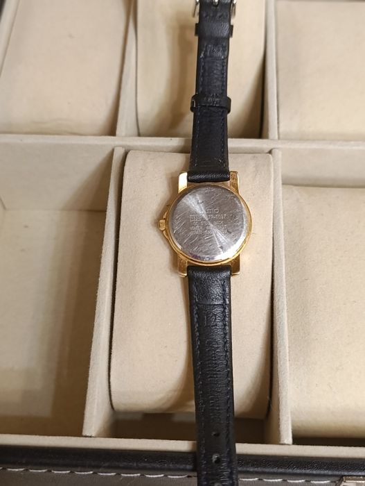 Часы женские Casio