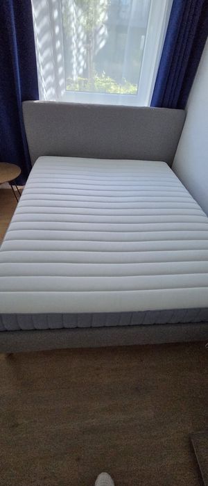 Ikea łóżko z materacem