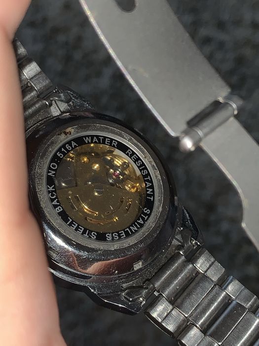 Годиник omega золотий механізм