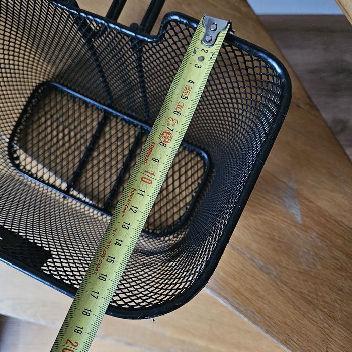 Koszyk rowerowy czarny metalowy