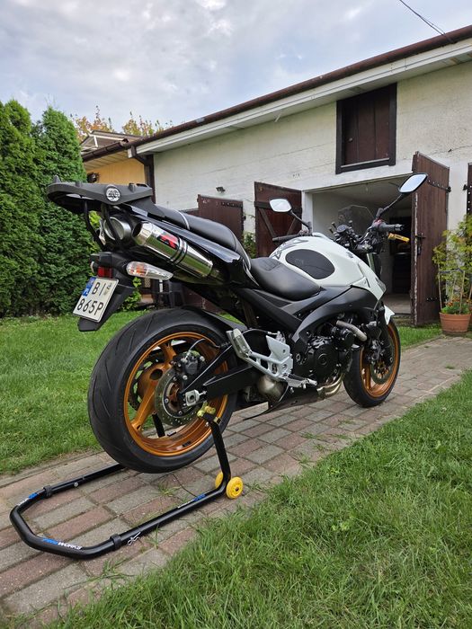 Suzuki GSR 600 2010