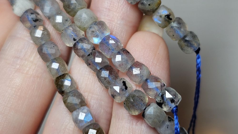 Labradoryt naturalny nitka