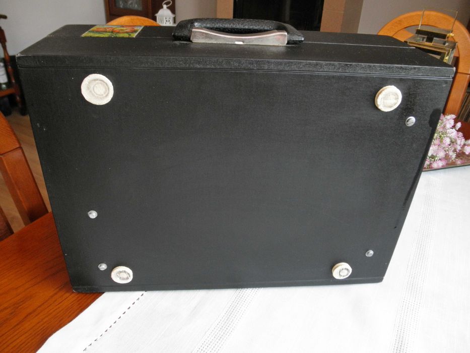 Gramofon UNITRA WG 550 . Dwie wkładki.