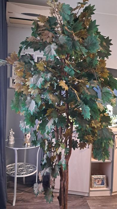 Штучне дерево...