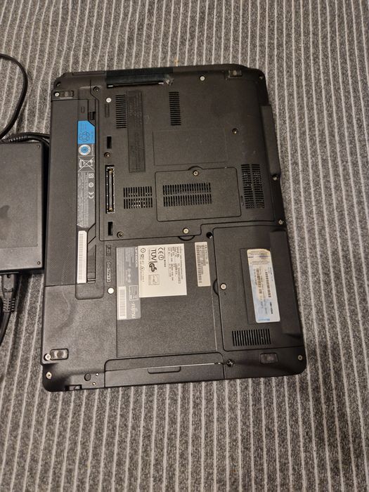 Sprzedam sprawnego laptopa