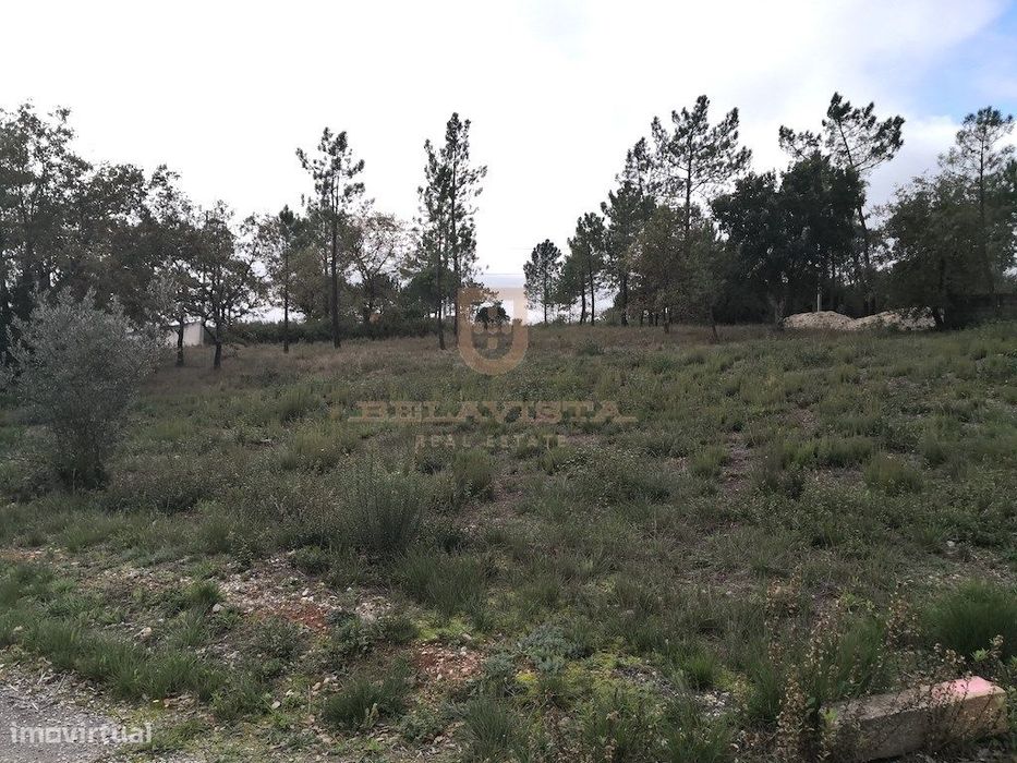 Terreno destinado à construção, inserido numa urbanização em cresci... — Seiça, Santarém