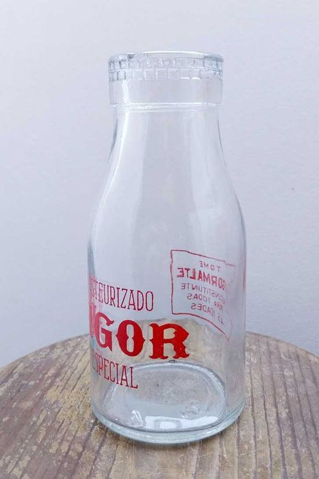 Antiga garrafa leite Vigor pirogravada + desdobrável publicitário