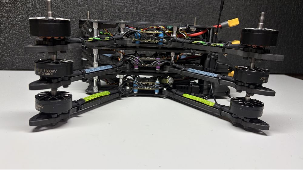 Власна збірка fpv 7 дюймів (мікс б/у та нових запчастин) Приймач на вибір 915 або 2.4