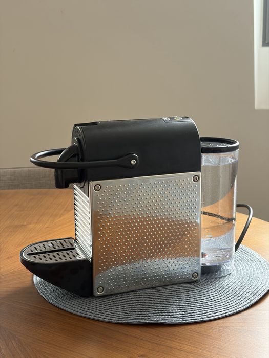 Nespresso Delonghi Pixie