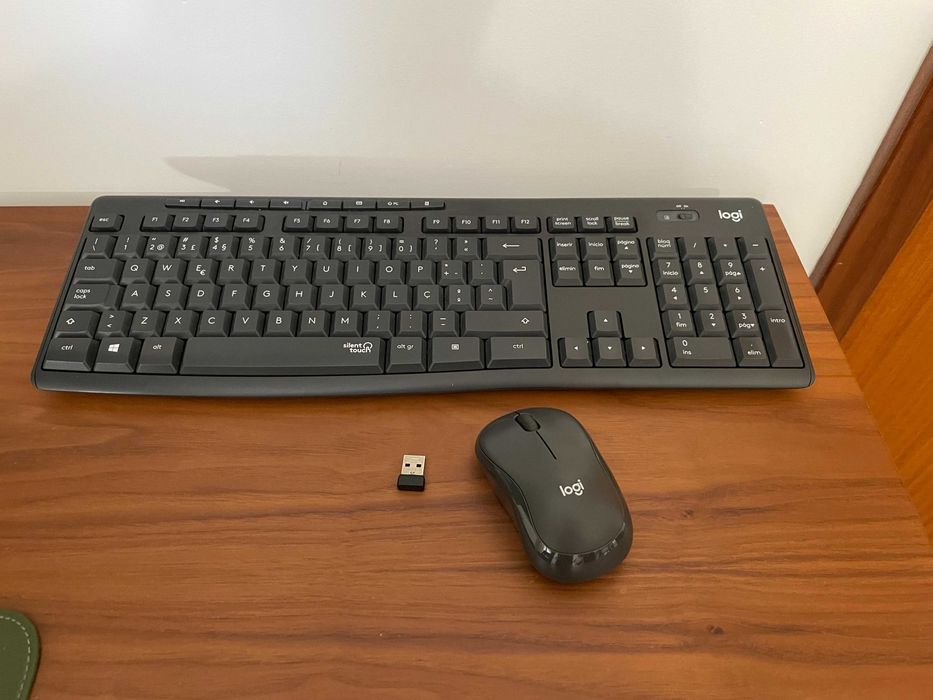 Teclado e Rato Logitech sem fios