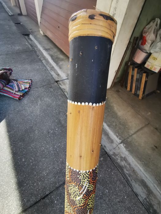 Pau de chuva instrumento musical