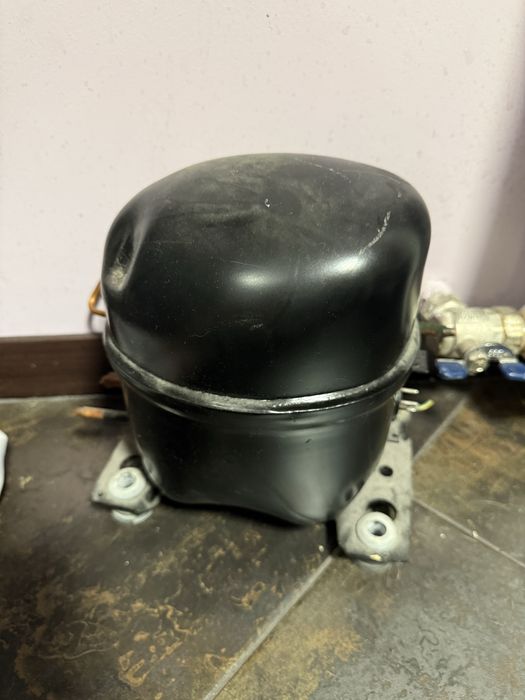 Холодильник “TOSHIBA”