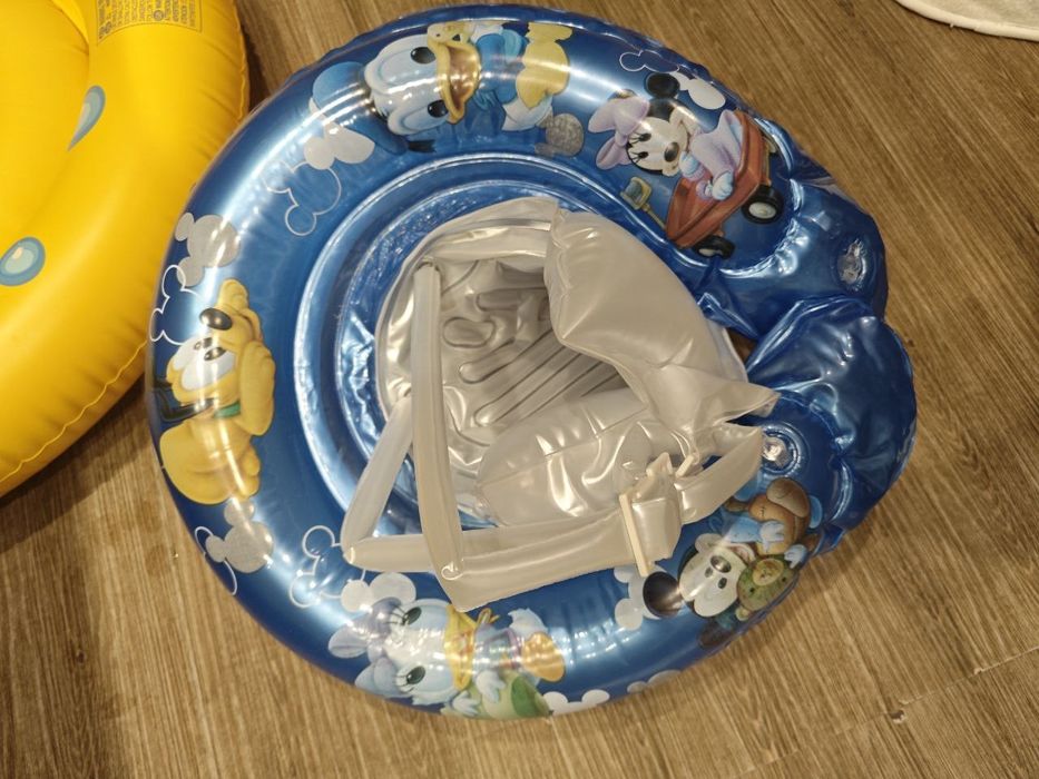 Продам водный пистолет и круги