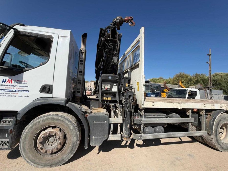 Renault grua hiab 166