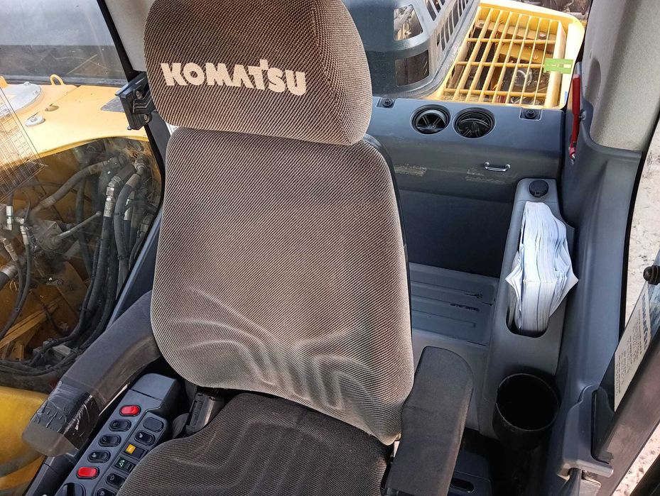 KOMATSU PW148 de 2016, em muito bom estado.