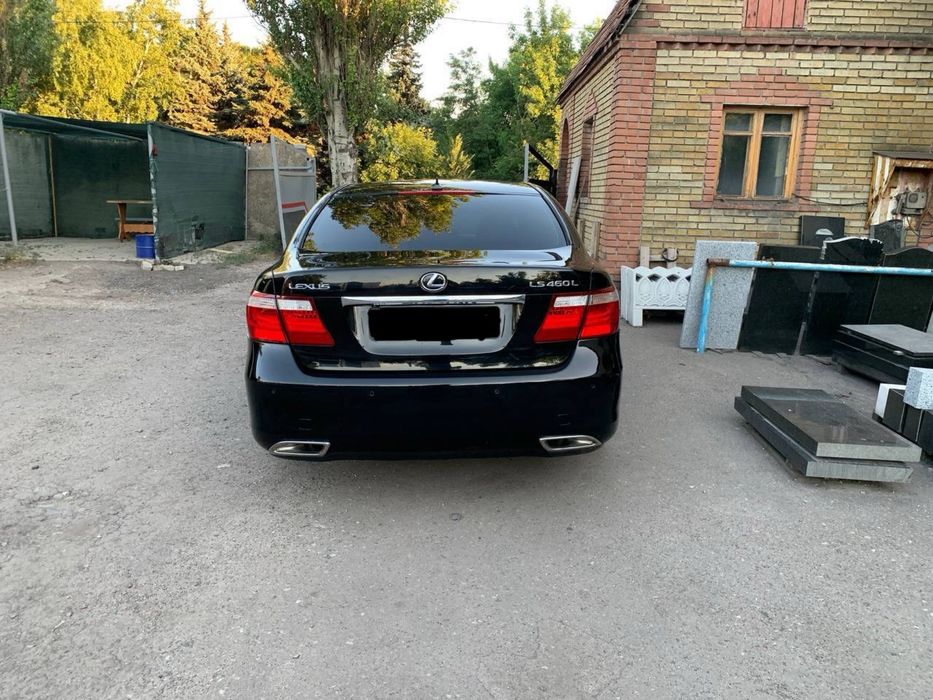 Срочно Продам Lexus LS460L