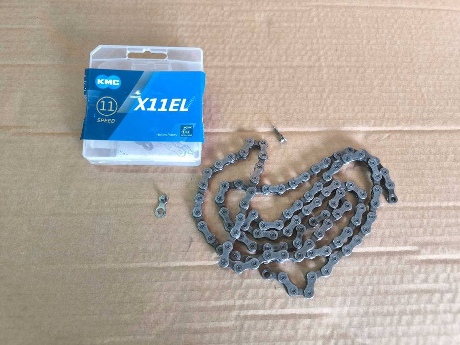 Łańcuch rowerowy KMC X11EL Silver EPT 11/ (5,5 mm)